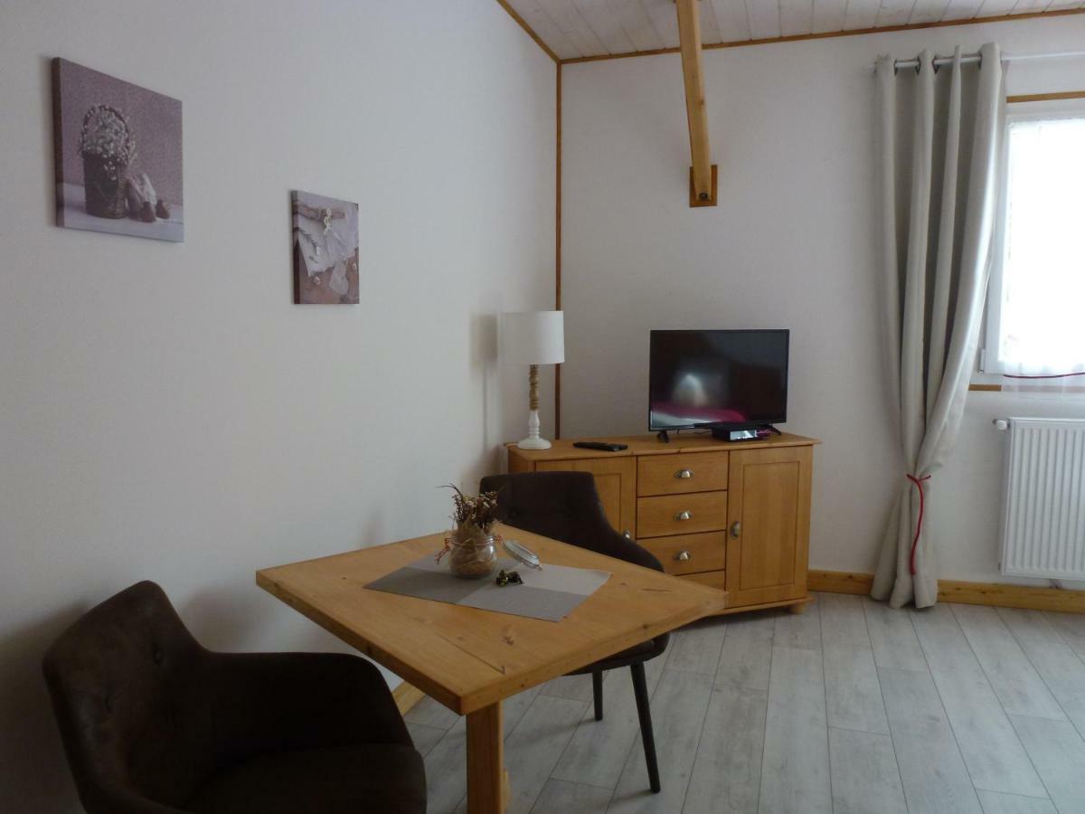 Redspring Chambres D'Hotes Coligny المظهر الخارجي الصورة