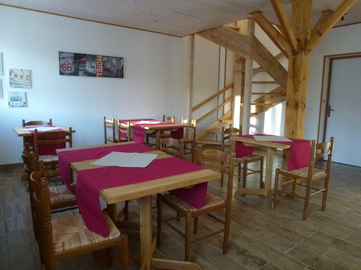 Redspring Chambres D'Hotes Coligny المظهر الخارجي الصورة